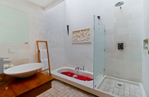 Villa-Miro-Bathroom-IMG_6556-Edit
